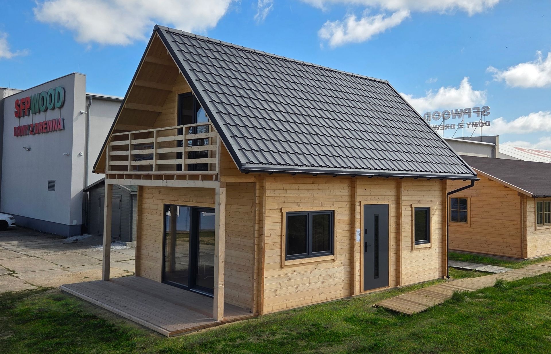 Klimatyczny dom z bali z tarasem